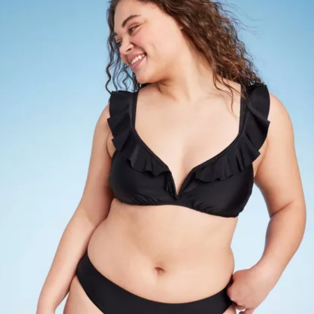 Shade & Shore Women's Black Ruffle Bikini Top D/DD